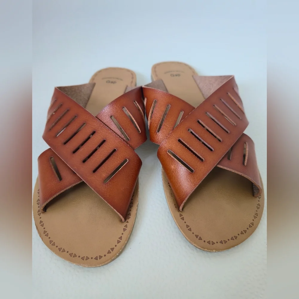 GAP Brown Sandals Criss-Cross Design Slip-On - Picture 10 of 10